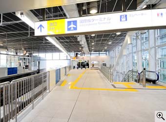 3层下行站台（往羽田机场第一、第2航站楼站方向）